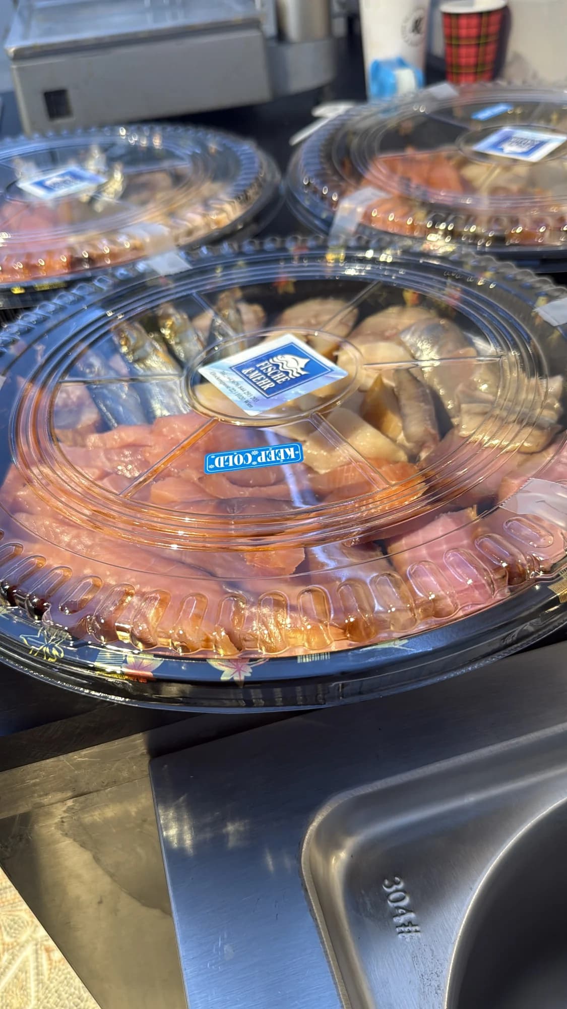 Fischplatten von Fische & mehr, fertig angerichtet